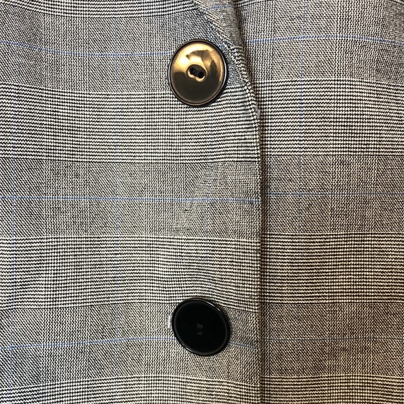 Tahari Arthur S Levine ASL Womens Sz 4 Grey Black Two Button Style Blazer Fitted - Picture 6 of 15
